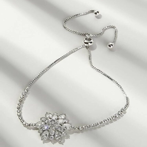 Adjustable Chain Bracelet - Picture 3 of 6